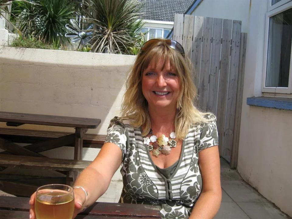 Day 4 susan moorse at blue bar porthtowan